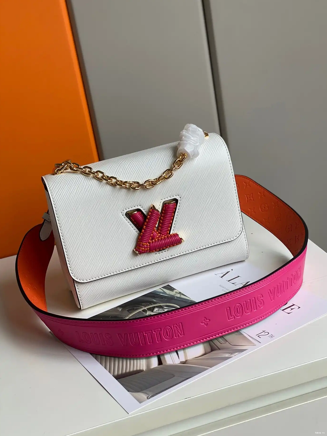VUITTON TWIST LOUIS MM 0503